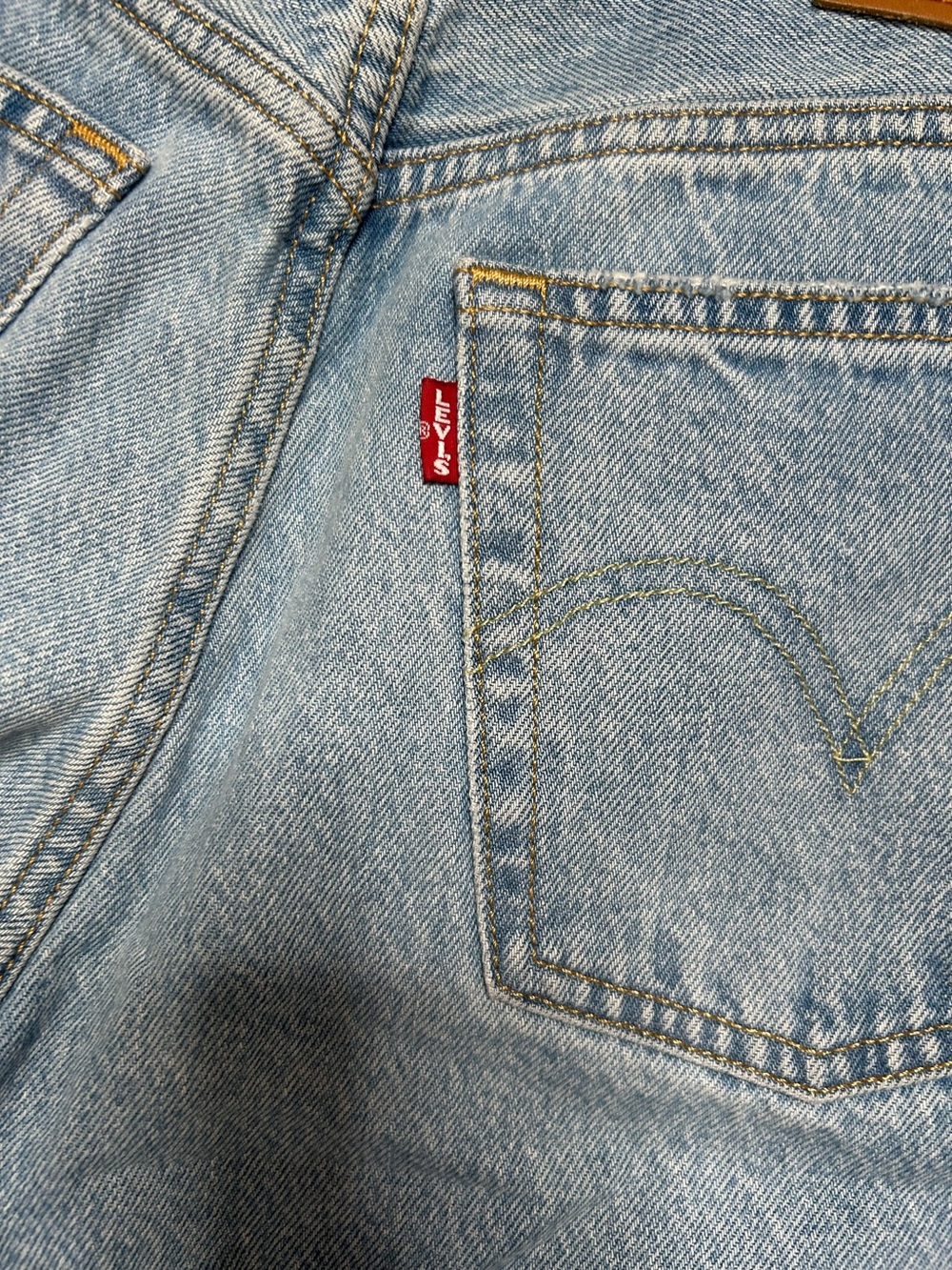 Levi’s Premium Light Wash Straight Leg Denim Jeans Women’s Size 25 - Picture 4 of 6